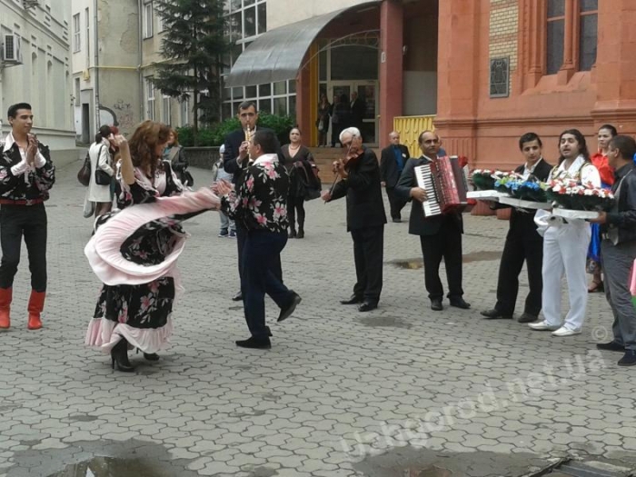 Як роми Ужгорода святкували національне свято