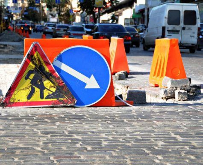 Понад 5 тисяч квадратних метрів ямковості дорожники Закарпаття усунули минулого тижня