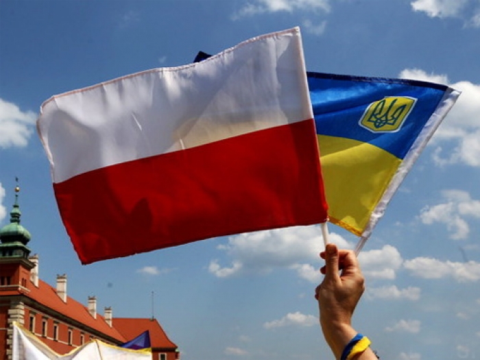 За якими зарплатами їдуть до Польщі