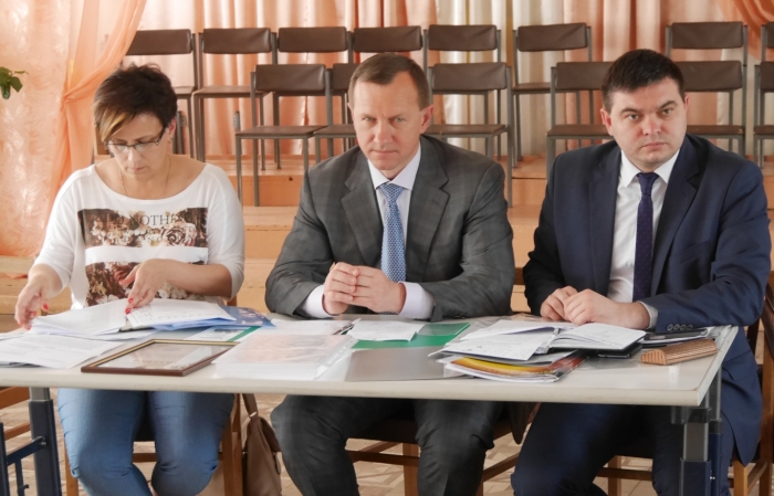 Богдан Андріїв особисто повідомив керівникам шкіл про розпорядження, яким заборонив збирати з батьків кошти