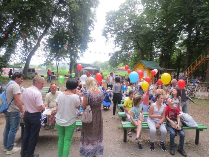 В Ужгороді відбулось спортивно-розважальне сімейне свято