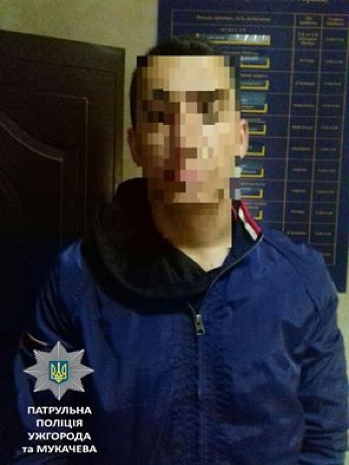 Злив пальне, а потім "злив" товариша: закарпатців затримали патрульні