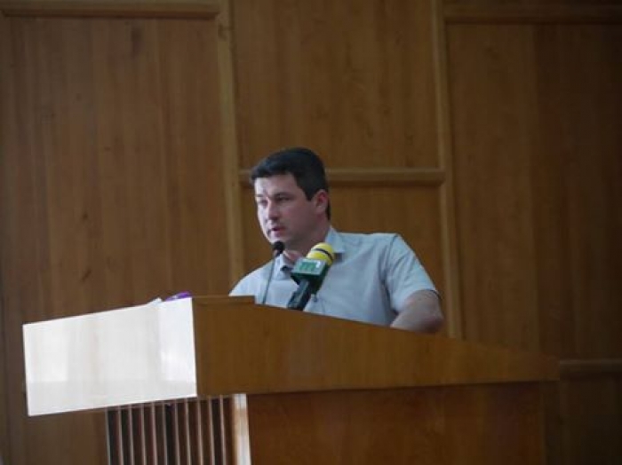 У сесійній залі міської ради Ужгорода кипить робота