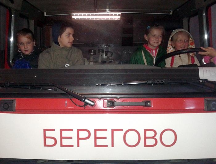Берегівських дітей ознайомили з професією рятувальників