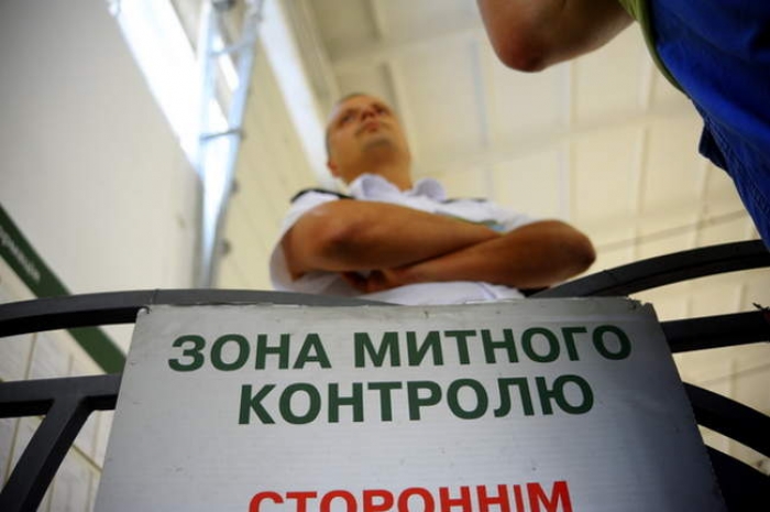 Закарпатські митники запевняють, що з корупцією борються "жорстко"