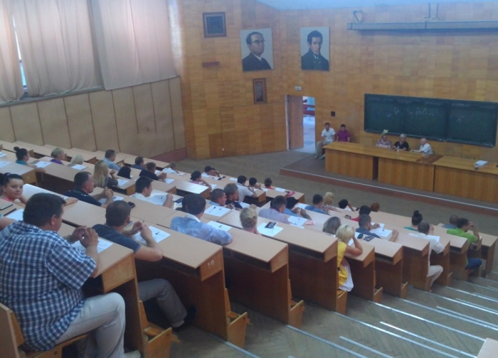 Тим, хто хоче стати аспірантом УжНУ цього року не можна розслаблятися – вступ менш ніж за місяць