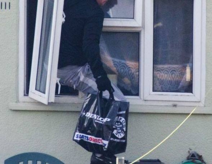 Хоч на вулиці спека, поліція радить не залишати відкритими вікна