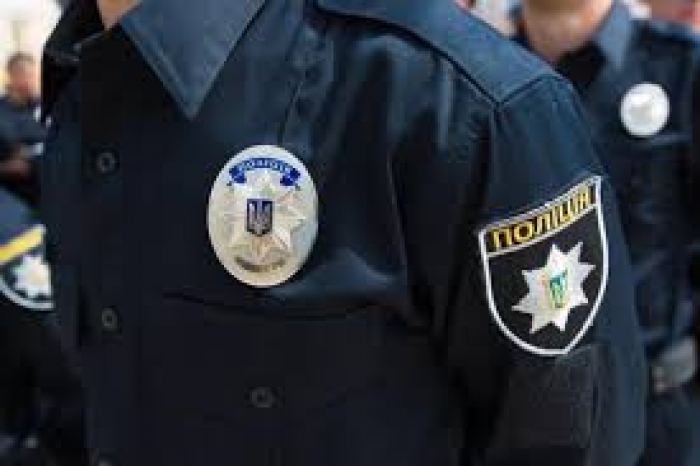 Ужгородські патрульні зупинили вантажівку, що перевозила … каміння