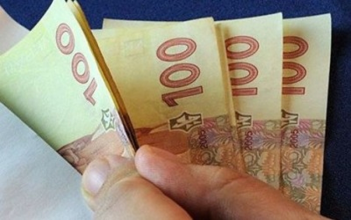 Яку мінімальну зарплату хоче головний податківець