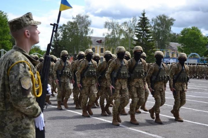Звільнені в запас військовослужбовці можуть продовжити військову службу за короткостроковим контрактом
