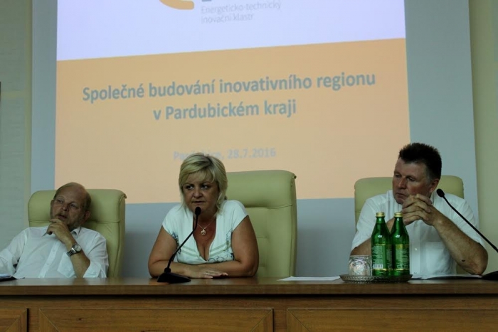 Проект енергетично-технічного інноваційного кластеру в облраді Закарпаття представили чеські спеціалісти