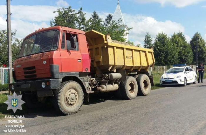 На Закарпатті незаконно видобували гравій