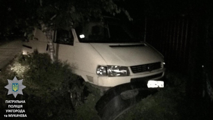 П’яний мукачівець покинув свою машину, щоб втекти від патрульних