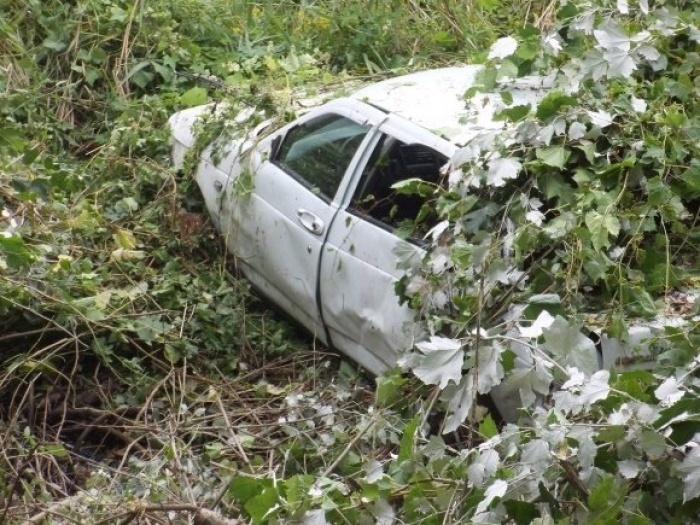 У Виноградові водію довелося скерувати автомобіль в кювет