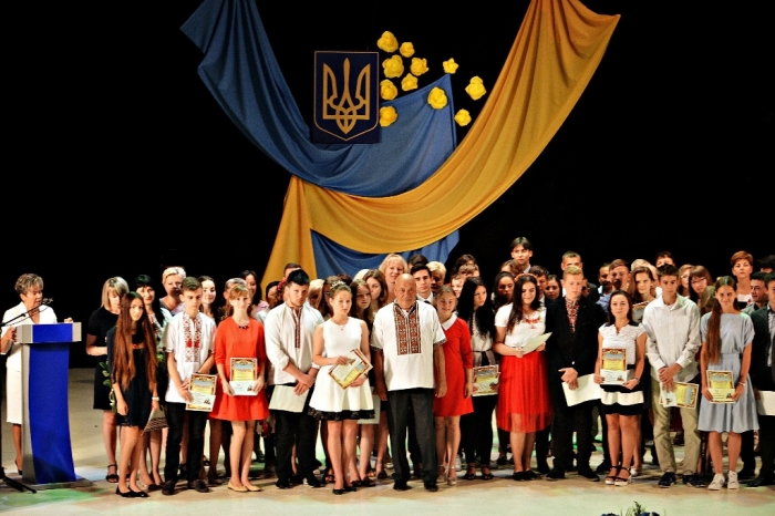 В Закарпатській ОДА сьогодні вітали юних інтелектуалів та їх вчителів