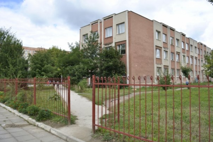 Ужгородським школам і дитсадкам найбільше бракує медсестер