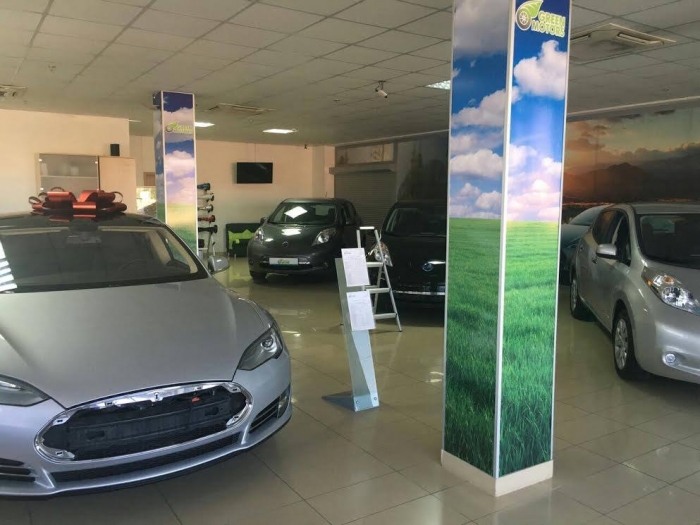 Податківці викрили незаконну схему ввезення елітних автомобілів з Румунії