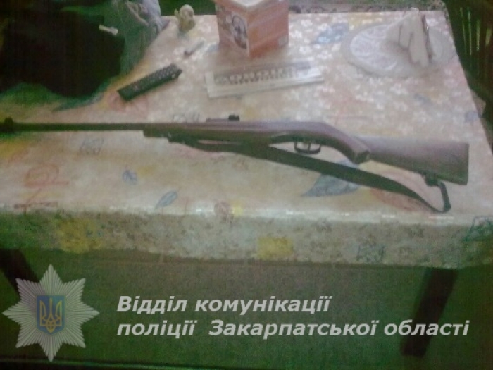 Перечинська поліція вилучила у місцевого мешканця незареєстровану гвинтівку