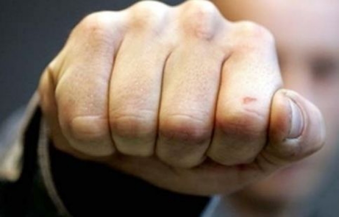 Закарпатець побив приятеля пляшкою з-під горілки