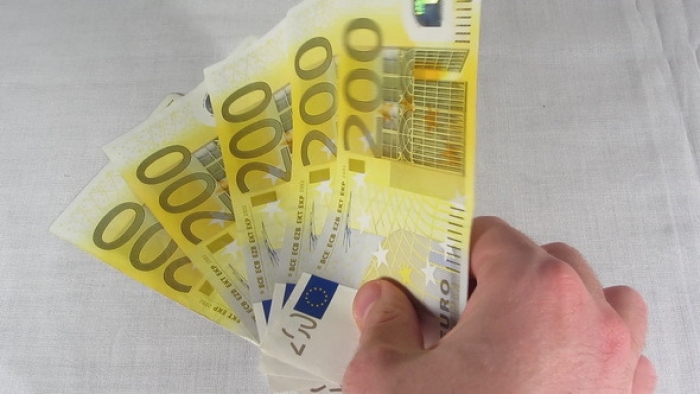 На кордоні з Румунією прикордонник відмовився від 1000 євро за допомогу контрабандистам