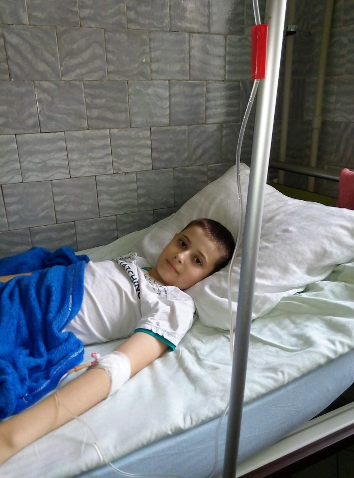 13-річний Михайло Слов'янин з Руських Комарівців сподівається на допомогу краян! Не будьмо байдужими!