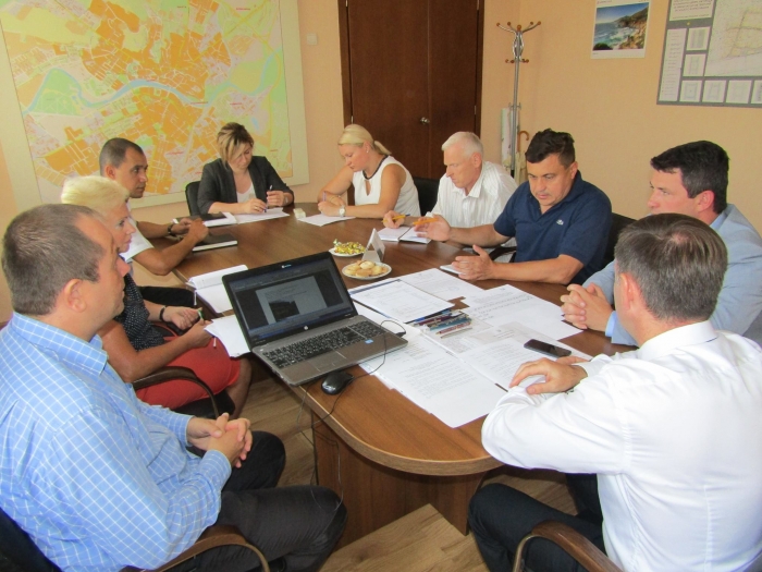 Ужгородська міськрада визначилась, де у місті встановлять автобусні зупинки нового зразку