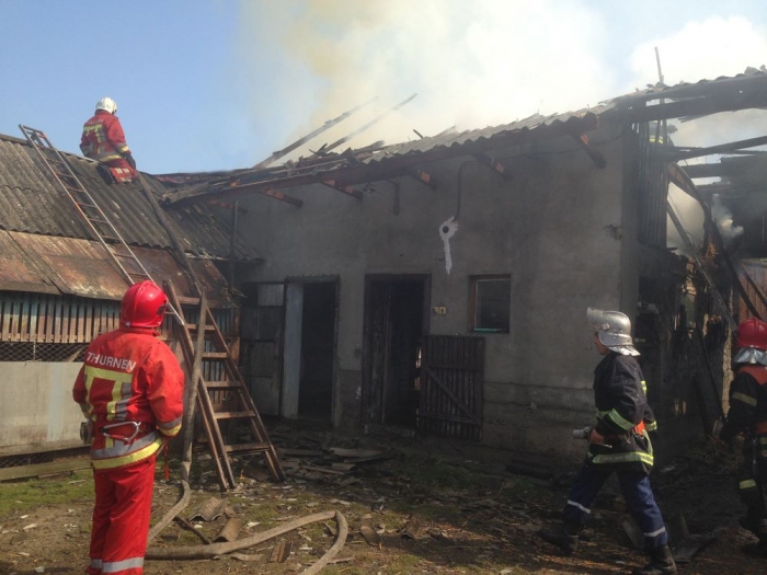 Вогнеборці Ужгородщини врятували від знищення житловий будинок і трактор 