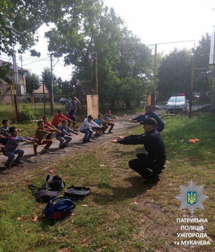 До учнів мукачівських шкіл навідались копи-рейнджери