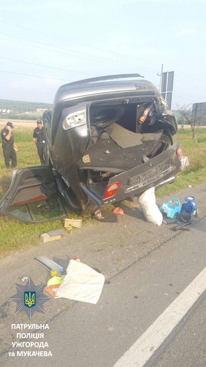 На в'їзді в Ужгород сталася аварія, є потерпілі, серед них – діти