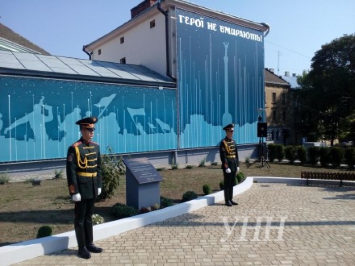 В сусідній з Закарпаттям області відкрили меморіал, присвячений бійцям, загиблим в АТО