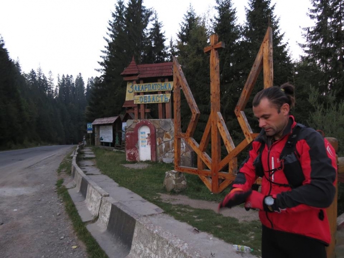 Побитий підлітками закарпатський активіст розпочав марафон за справедливість