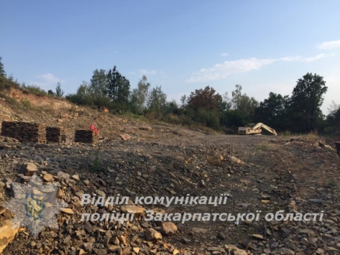 В Ужгородському районі незаконно видобували камінь