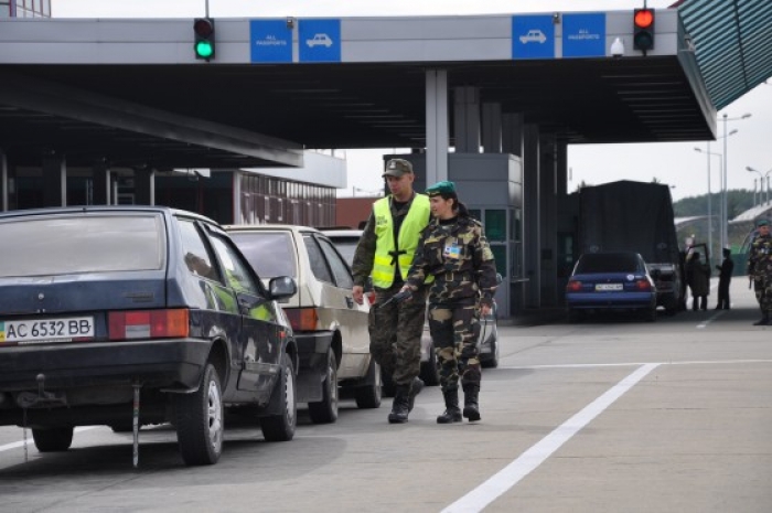 ДФС передасть у розшук транзитні автомобілі, які затрималися в Україні на зайвих дві доби