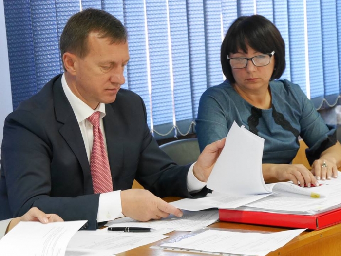 Ужгородський міськвиконком змінив склад тендерного комітету