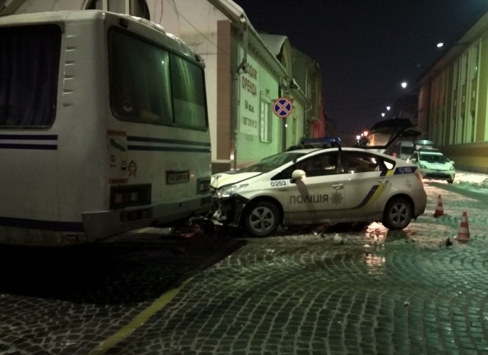 У Мукачеві ДТП за участі поліцейської Toyota Prius