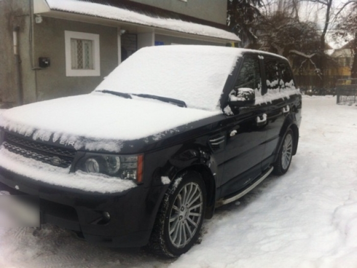 На Тячівщині «Range Rover» наїхав на жінку