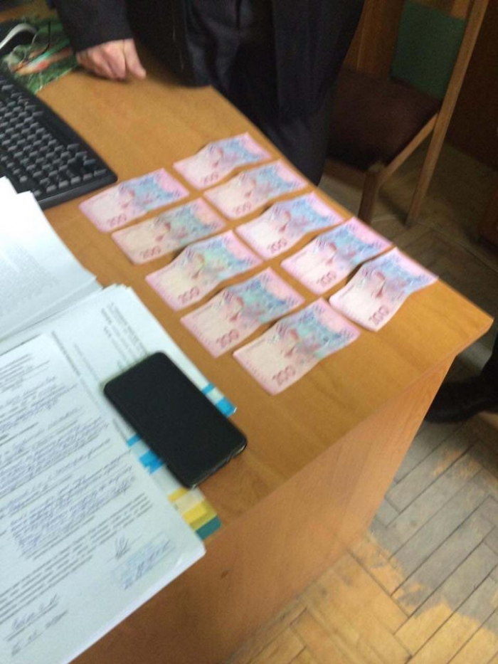 4 тисячі за підпис намагався отримати чиновник Мукачівської РДА