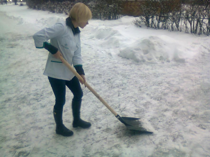 Ужгородські підприємці з честю складають іспит на снігоприбирання