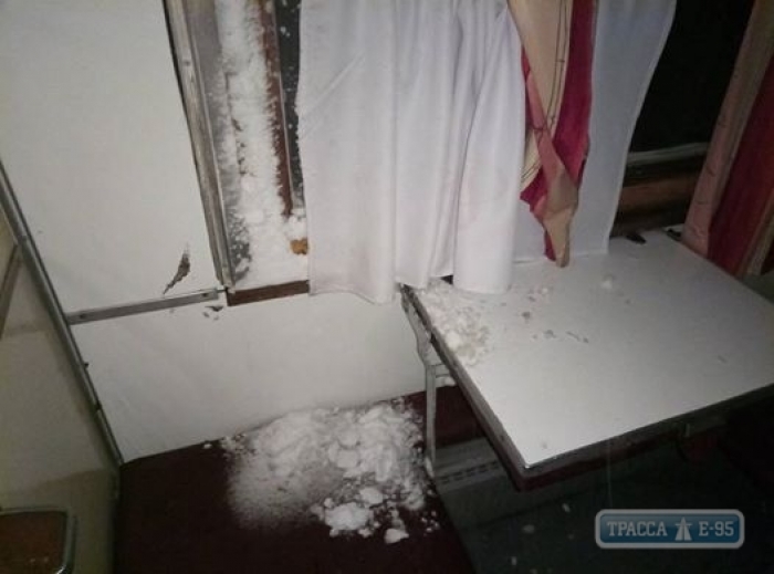 З Одеси в Ужгород поїздом привезли... сніг