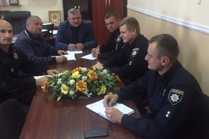 Патрульні Мукачева та УПП Закарпаття провели спільну нараду