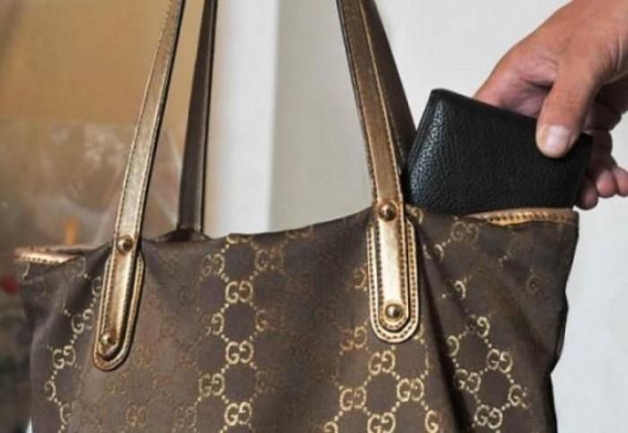 Ужгородець прийшов до школи не за знаннями, а задля крадіжки грошей від вчительки