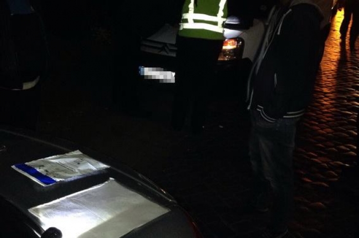 Керманич закарпатської автівки ганяв дорогами ...з "канабісом"!