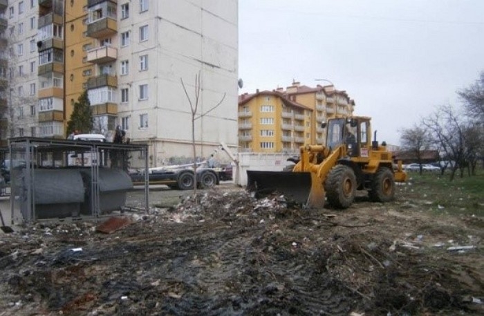 Що і де сьогодні "чинять" комунальники м.Ужгород?