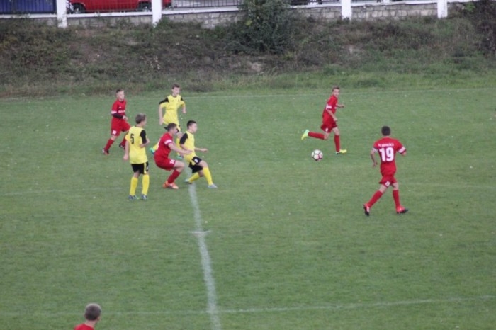 СДЮСШОР U-14 йде без втрат, а команда «МФА» в турі здобувають 6 балів