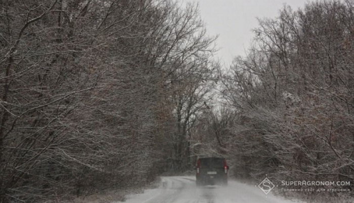 Закарпаття: Проїзд автотранспорту всюди забезпечений, у 13 населених пунктах — перебої зі світлом