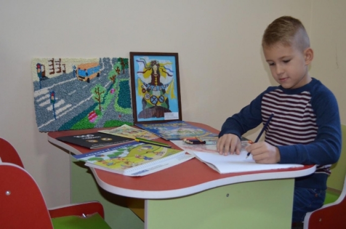 Ужгород. Зайшов у Нацполіцію, а там — ...діти!