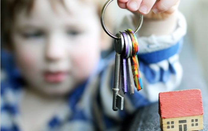 Закарпатська дитина-сирота відтепер забезпечена житлом — завдяки прокуратурі