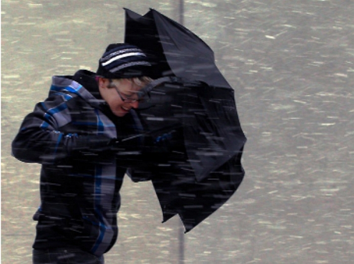 Закарпатців попередили про сильний шторм, який "завітає" в регіон у неділю