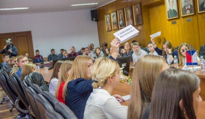 Міжнародний день ООН закарпатські студенти відсвяткували освітньо-рольовою грою