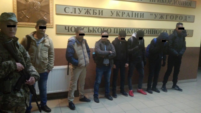 У ході нічної операції прикордонники на Закарпатті затримали 7 мандівників з Африки та Азії
